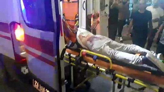 Karısını öldürmüştü: Cinayetten önce evin kapısına bıçakla 'Sonunuz geldi', 'Ölün' yazdığı iddia edildi