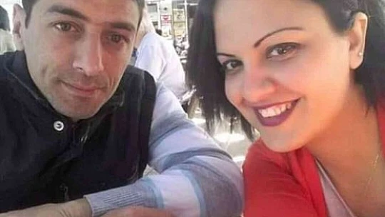 Karısını öldürmüştü: Cinayetten önce evin kapısına bıçakla 'Sonunuz geldi', 'Ölün' yazdığı iddia edildi