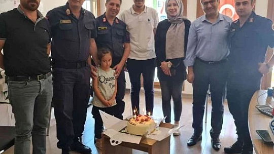Kavga ihbarına giden jandarmaya sürpriz kutlama