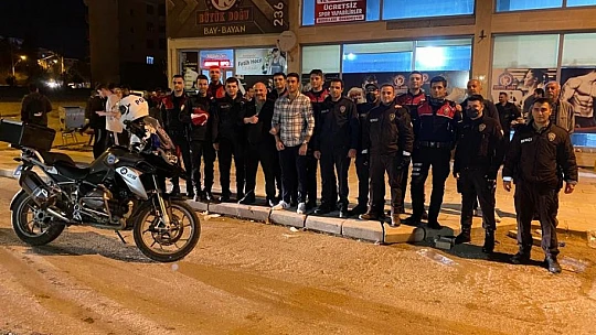 Kavga ihbarına giden polise davul ve klarnet eşliğinde halaylı sürpriz