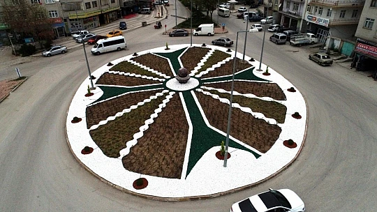 Kavşak ve Bulvarlarda Görsel Şölen