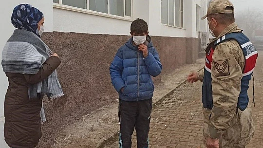 Kayıp çocuğu 6 saat sonra iz takip köpeği buldu