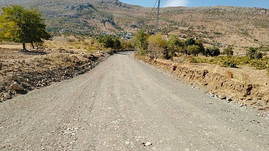 Kaymakam Şan, yol yapım çalışmalarını inceledi