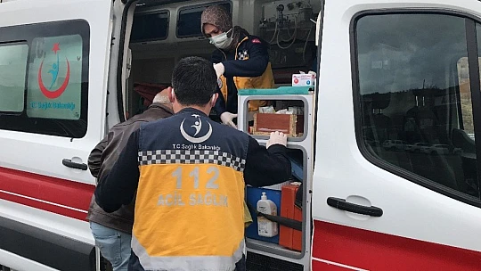 Otomobil ile hafif ticari araç çarpıştı: 6 yaralı