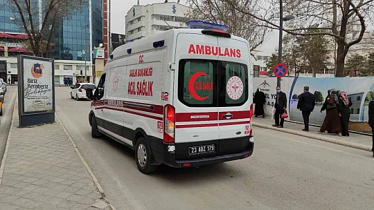 Kaza yapan motosiklet sürücüsü, 'sınava girecektim' diye hüngür hüngür ağladı
