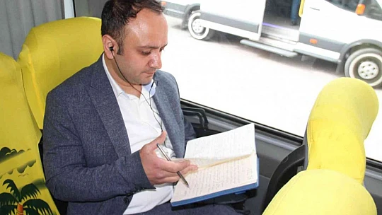 Kemal Sunal'ın oynadığı 'Atla Gel Şaban' filmi Elazığ'da gerçek oldu: Minibüse binmeden yazamıyor