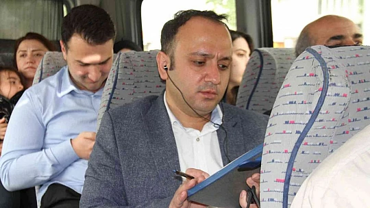 Kemal Sunal'ın oynadığı 'Atla Gel Şaban' filmi Elazığ'da gerçek oldu: Minibüse binmeden yazamıyor