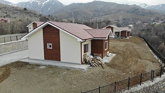 Kerpiç evden, çelik modern eve