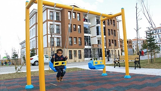 Kerpiç evlerde oturan depremzedeler, lüksü aratmayan konutlara geçti