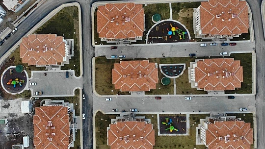 Kerpiç evlerde oturan depremzedeler, lüksü aratmayan konutlara geçti