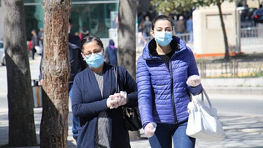 Kırmızıya dönen Elazığ'da vatandaşlar birbirini uyardı