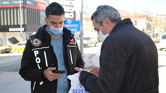 Kırmızıya dönen Elazığ'da vatandaşlar birbirini uyardı