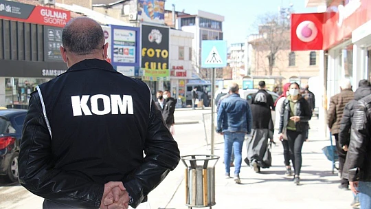 Kırmızıya dönen Elazığ'da vatandaşlar birbirini uyardı