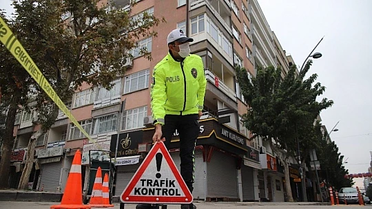 Kısıtlama ile sessizliğe bürünen Elazığ, drone ile görüntülendi