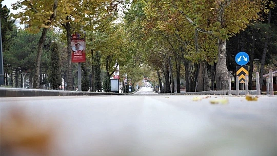 Kısıtlama ile sessizliğe bürünen Elazığ, drone ile görüntülendi