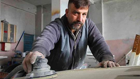 Kızının okuması için birlikte üniversite sınavına girmişti, şimdi 3. üniversitesini bitirmeye çalışıyor