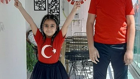 Korona virüse yakalanan babaları ile 23 Nisan'ı böyle kutladılar