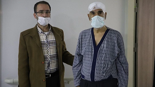 Korona virüse yakalandı, bilinçsiz ilaç kullanınca ölümden döndü