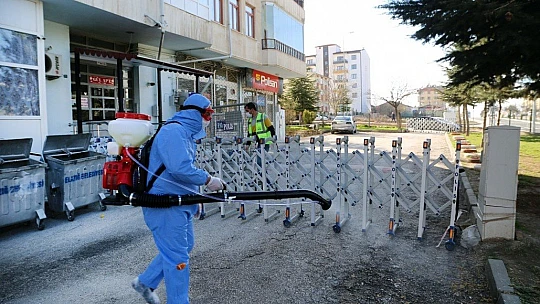 Karantinaya alınan binalarda dezenfeksiyon çalışması