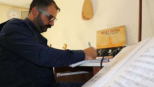 Köy köy dolaşıp sözlü halk geleneğini kayıt altına alıyor