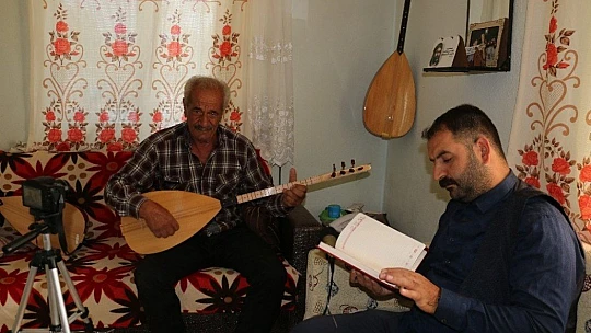 Köy köy dolaşıp sözlü halk geleneğini kayıt altına alıyor