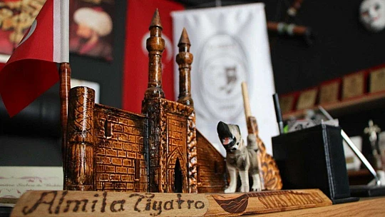 Küçük bir çay ocağında kurulan tiyatro atölyesi marka haline geldi