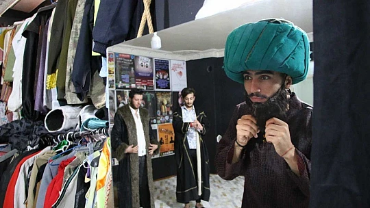 Küçük bir çay ocağında kurulan tiyatro atölyesi marka haline geldi