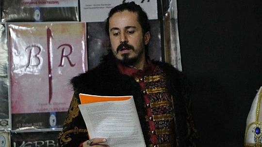 Küçük bir çay ocağında kurulan tiyatro atölyesi marka haline geldi