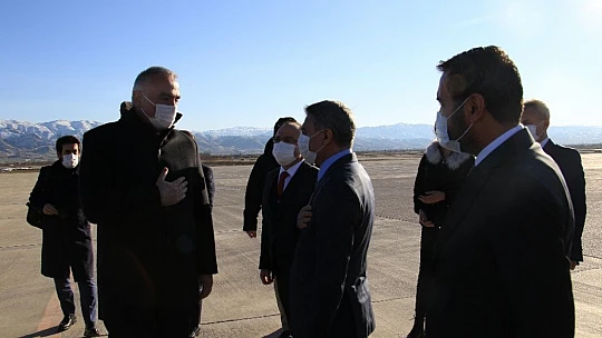 Bakan Ersoy Elazığ'dan Tunceli'ye geçti