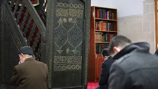 835 Yıllık Minber Sağlamlığı İle Dikkat Çekiyor