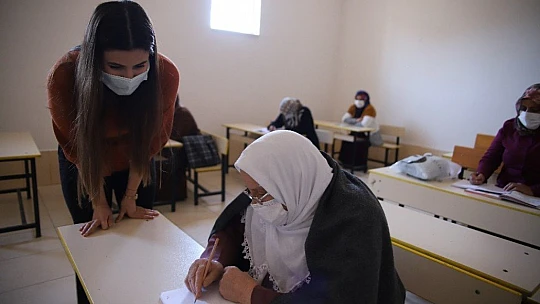 Halime nineye anlamlı hediye