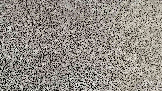 Kuraklık vurdu, baraj çöle döndü