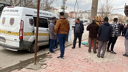 Kuzeni tarafından bıçaklanan şahıs öldü