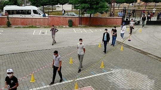 Elazığ'da 12 Bin 391 Öğrenci LGS'ye girdi