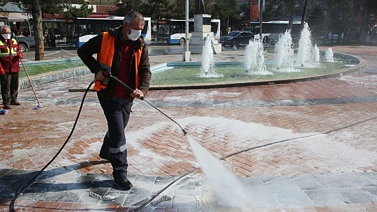 Elazığ, koronavirüse karşı dezenfekte ediliyor