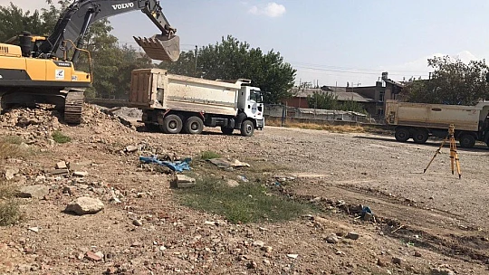 Ziver Holdingin yapımını üstlendiği 12 derslikli okulun yapımına başlandı