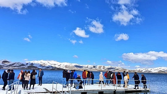 Masa tenisi sporcuları Elazığ'ı gezdi