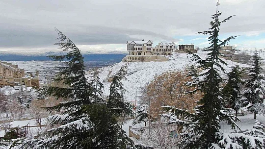 Medeniyetlerin beşiği Harput tekrar beyaza büründü, kartpostallık görüntüler oluştu