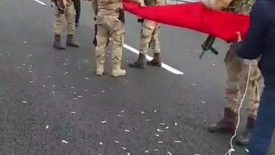 Mehmetçikten bayrak hassasiyeti