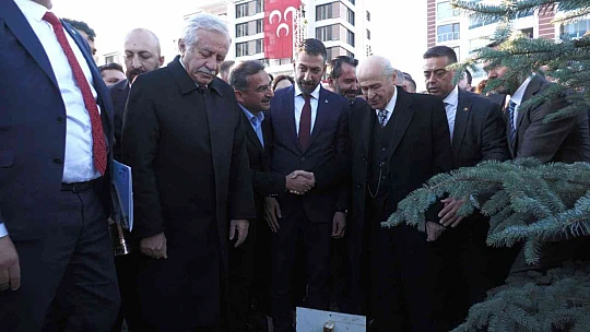 MHP Lideri Devlet Bahçeli, adının verildiği hatıra ormanına fidan dikti