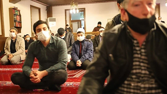 Miraç Kandili'nde eller semaya açıldı