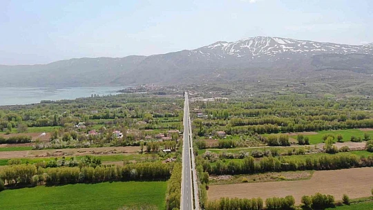 Muhteşem doğasıyla cezbeden Sivrice, misafirlerini bekliyor