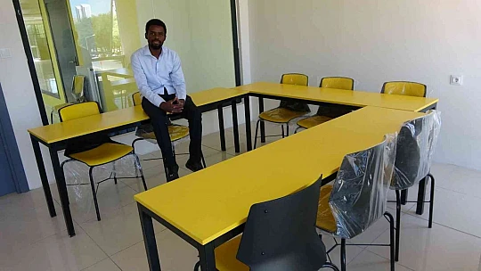 Nijerya'dan öğrenci olarak geldiği Elazığ'da kendi dil okulunu açtı