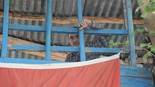 Nusret dede, Covid-19'dan ağaç evi ile korunuyor