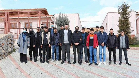 Öğrenciler minik dostları ile bir araya geldi