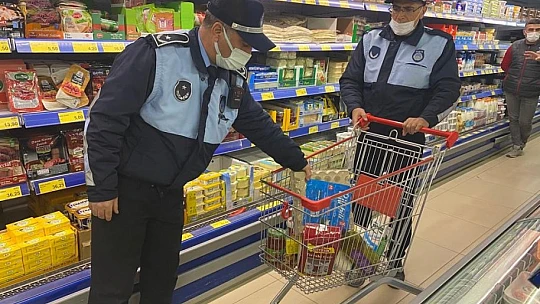 Önce alışveriş yaptılar, sonra denetlediler