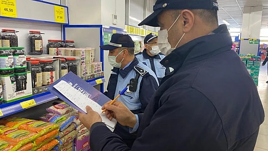 Önce alışveriş yaptılar, sonra denetlediler