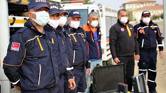 Önce Elazığ, sonra İzmir depreminde canla başla görev yaptılar