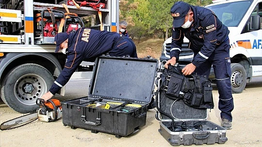 Önce Elazığ, sonra İzmir depreminde canla başla görev yaptılar