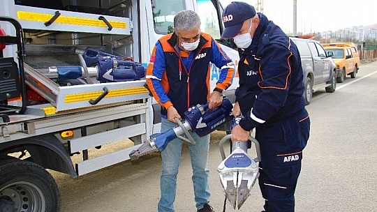 Önce Elazığ, sonra İzmir depreminde canla başla görev yaptılar